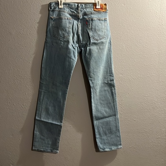 Levi’s - Picture 3 of 5